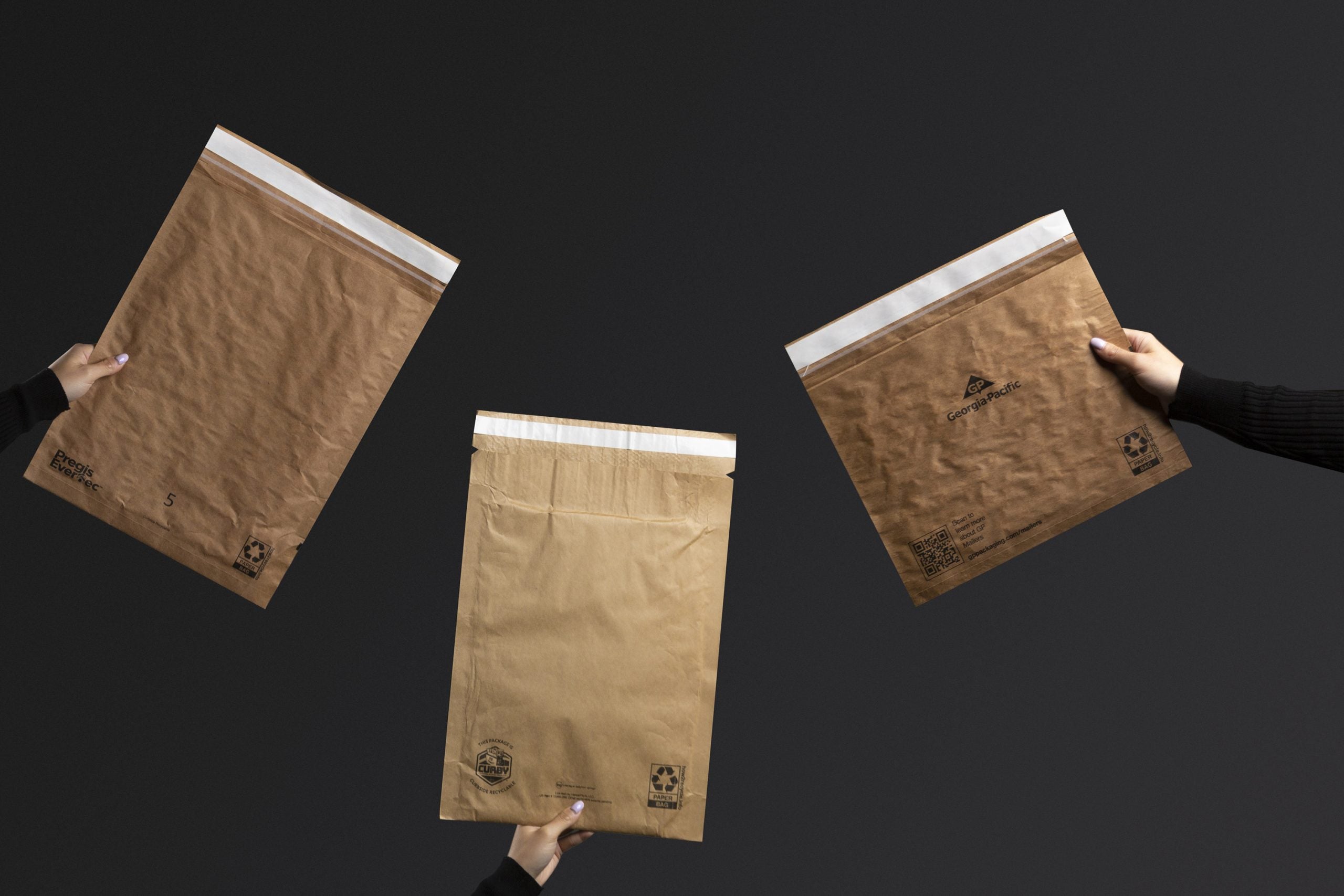 Different sustainable shipping mailers